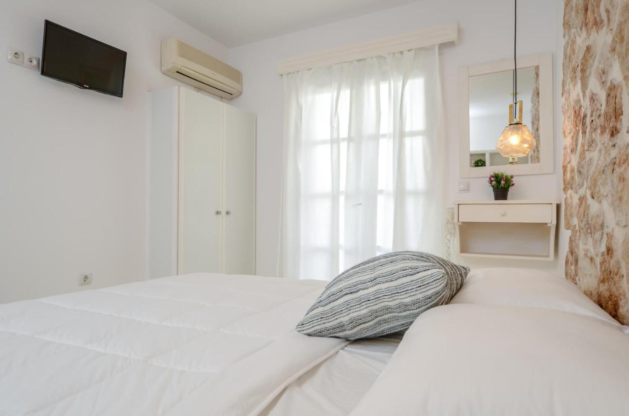 Simos Luxury Apartments Naxos City Екстериор снимка