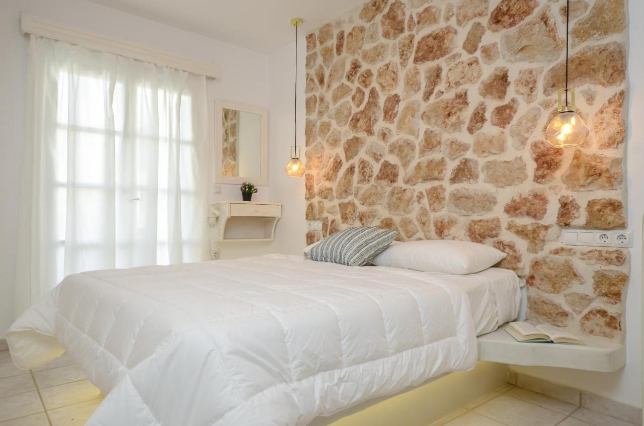 Simos Luxury Apartments Naxos City Екстериор снимка