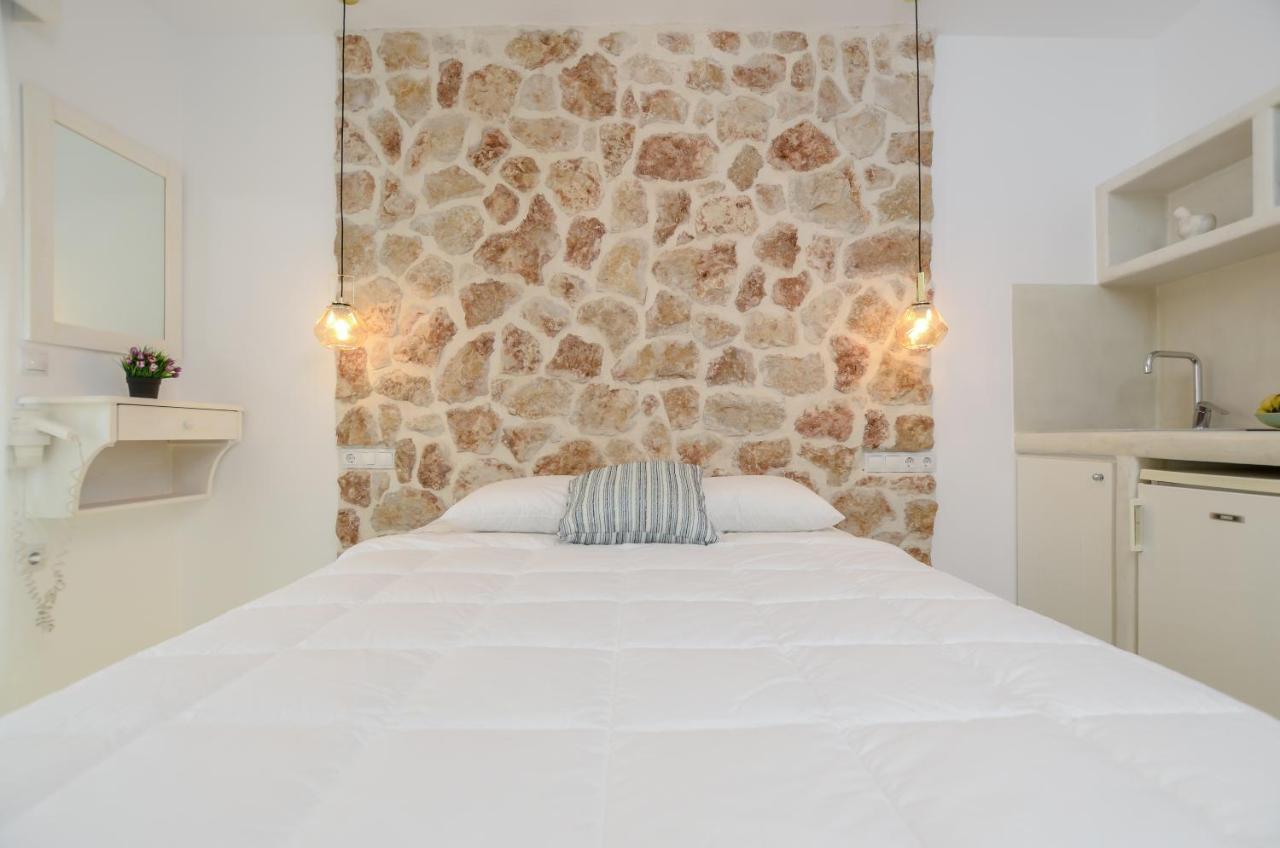 Simos Luxury Apartments Naxos City Екстериор снимка